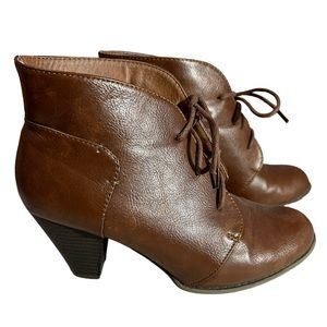 Sugar | Bootie Lace Up Brown Leather | Size 8
